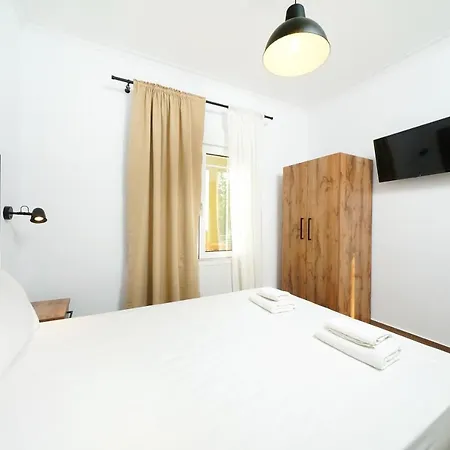 Lemon Leaf Villa *